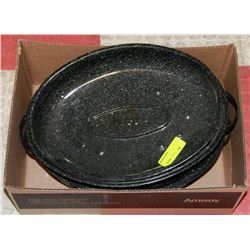 SET OF 2 ROASTING PANS WITH LIDS