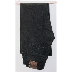 PARASACO SIZE 34 JEANS