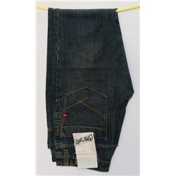 QUIKJEAN SIZE 33 STRAIGHT LEG REGULAR FIT JEANS