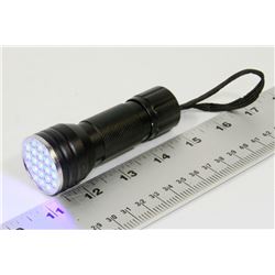 NEW ULTRA VIOLET LED FLASHLIGHT WITH NEW BATTERIES