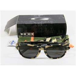 OAKLEY FROGSKIN XL KOSTON MATTE CAMO/DARK GREY