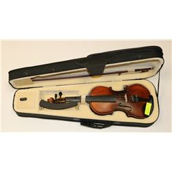 PATRICK 3/4 DARK NATURAL VIOLIN WITH SHOULDER REST