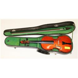 ARTICLE 4/4 NATURAL VIOLIN WITH OLDER CASE & KEY