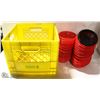 Image 1 : CRATE W/ 33 PLASTIC FOOD BASKETS