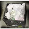 Image 1 : CRATE FULL OF ASSORTED GLASSES AND DISHWARE