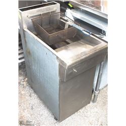 DOUBLE BASKET 130000 BTU QUEST DEEP FRYER