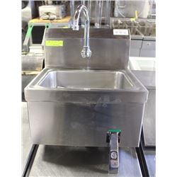 S/S PERSONAL RINSING WALLMOUNT SINK