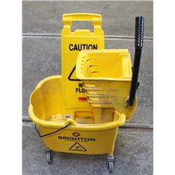 COMMERCIAL MOP BUCKET WITH 1 WET FLOOR SIGN