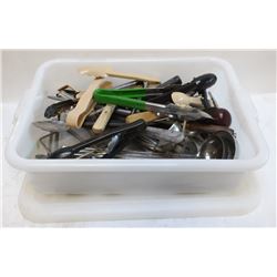 BUS TRAY OF ASSORTED KITCHEN UTENSILS- ON CHOICE