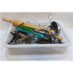 BUS TRAY OF ASSORTED KITCHEN UTENSILS- ON CHOICE