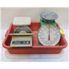 Image 1 : BUS BIN W/ 3 ASSORTED SCALES