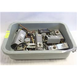 LOT OF REFRIGERATION CONTROLS