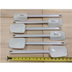 16” WHITE RUBBER "SPOONULAS" W/PLASTIC HANDLE -