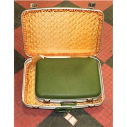 VINTAGE GREEN SUITCASE