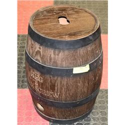 VINTAGE WOOD BARREL.