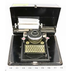 VINTAGE JUNIOR MODELL 3 MINI TYPEWRITER