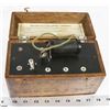 Image 1 : VINTAGE DRY CELL BATTERY IN WOOD BOX