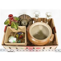 LOT OF ASSORTED VINTAGE COLLECTIBLES INCLUDING