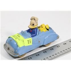 DONALD DUCK AND PLUTO VINTAGE RUBBER CAR.