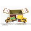 Image 1 : CIGAR BOX WITH 2 DINKY TOYS