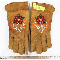PAIR OF VINTAGE INDIGENOUS BEADED GLOVES