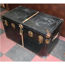 VINTAGE STEAM TRUNK, 39"X21"X23"