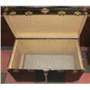 Image 3 : VINTAGE STEAM TRUNK, 39"X21"X23"