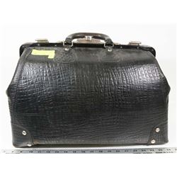 ANTIQUE LARGE LEATHER DOCTORS BAG