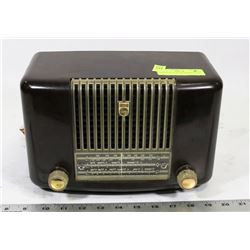 1950S PHILIPS RADIO MODEL PH102