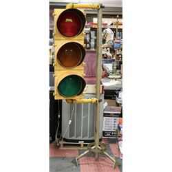 7FT TALL TRAFFIC LIGHTS, STAND UP 12" LENSES