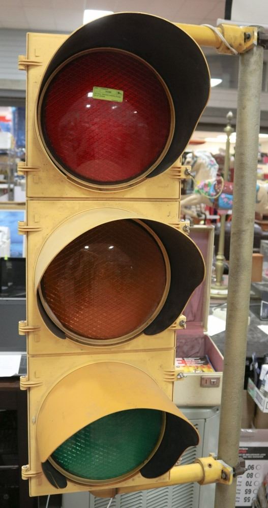 7FT TALL TRAFFIC LIGHTS, STAND UP 12" LENSES