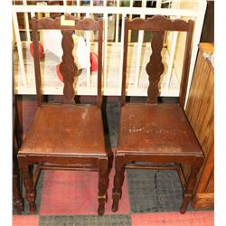 LOT OF TWO 1930S PARLOUR CHAIRS.