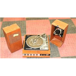 VINTAGE PHILIPS  PORTABLE 1960 TURN TABLE