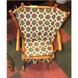 CHILDS ROCKING CHAIR.