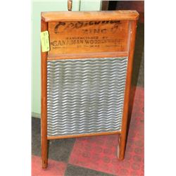 CANADIAN WOODWORTH WASHBOARD.