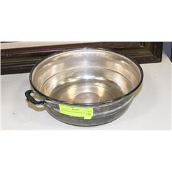VINTAGE SILVER PLATED POT WITH LID.