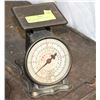 Image 1 : SMALL VINTAGE POST OFFICE WEIGHT SCALE.