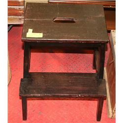 VINTAGE STYLE SOLID WOOD 2-STEP STOOL -