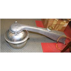 VINTAGE STREET LAMP WITH EXTRA BULB