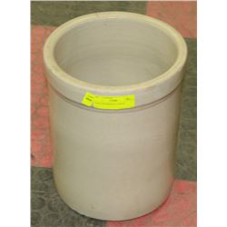 2 GALLON MEDALTA CROCK