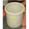 Image 1 : 5 GAL MEDALTA CROCK
