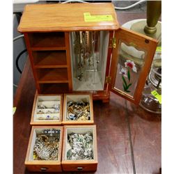 ESTATE JEWELLERY BOX WITH CONTENTS