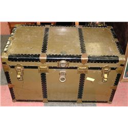 ANTIQUE LA-MUIR 4 PLY METAL TRUNK 36" X 21" X 20