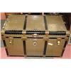 Image 1 : ANTIQUE LA-MUIR 4 PLY METAL TRUNK 36" X 21" X 20