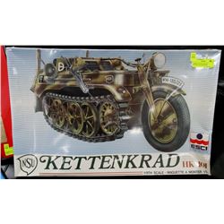 LARGE 1:9 SCALE VINTAGE MOTORCYCLE MODEL KIT
