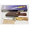 Image 1 : THE BONE COLLECTOR 9" HUNTING KNIFE W/ SHEATH