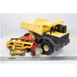 FLAT OF VINTAGE METAL TOY TRUCKS INCLUDING TONKA