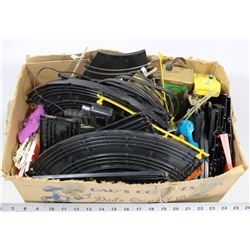 VINTAGE ELSON RACE SET IN BOX