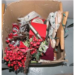 BOX OF CHRISTMAS INCL CERAMIC SANTA, WINE