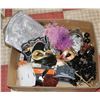 Image 1 : BOX OF ASSORTED HALLOWEEN DECORATIONS